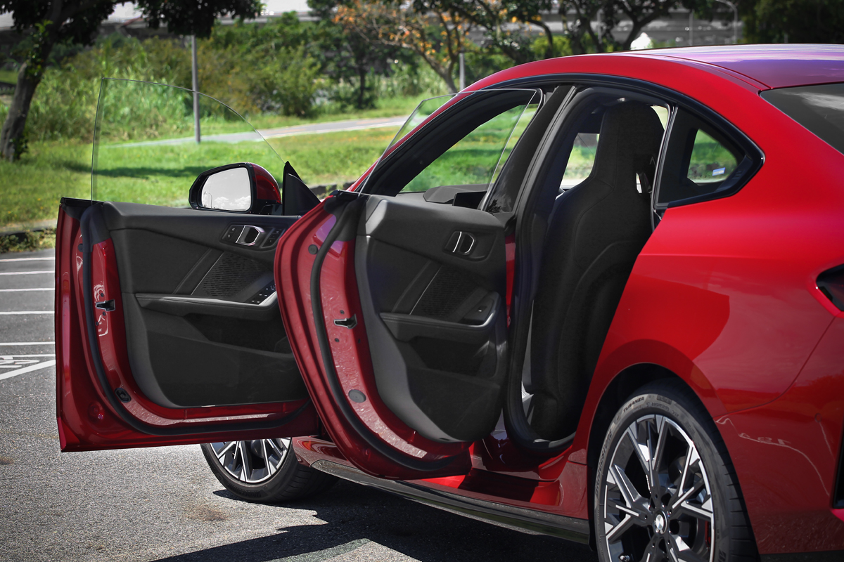 BMW Gran Coupé車型都採無窗框設計。