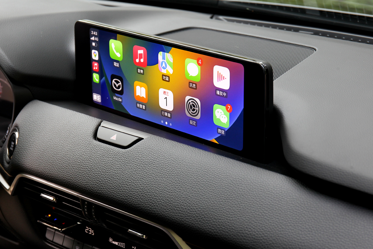 12.3吋中控螢幕支援Android Auto/無線Apple CarPlay。