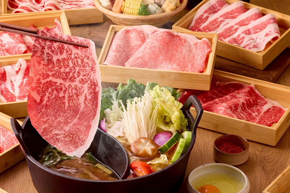 和牛涮壽喜燒升級日本A5和牛，藝奇鹽烤香魚免費吃。（示意圖：品牌提供）