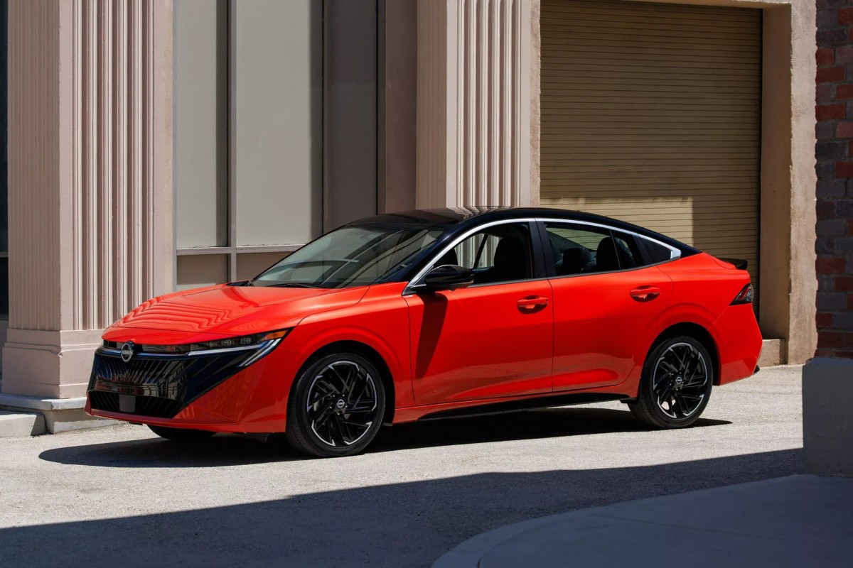 Nissan Sentra推出大改款車型，雖然內外觀煥然一新，但是在動力部分沒有改變。