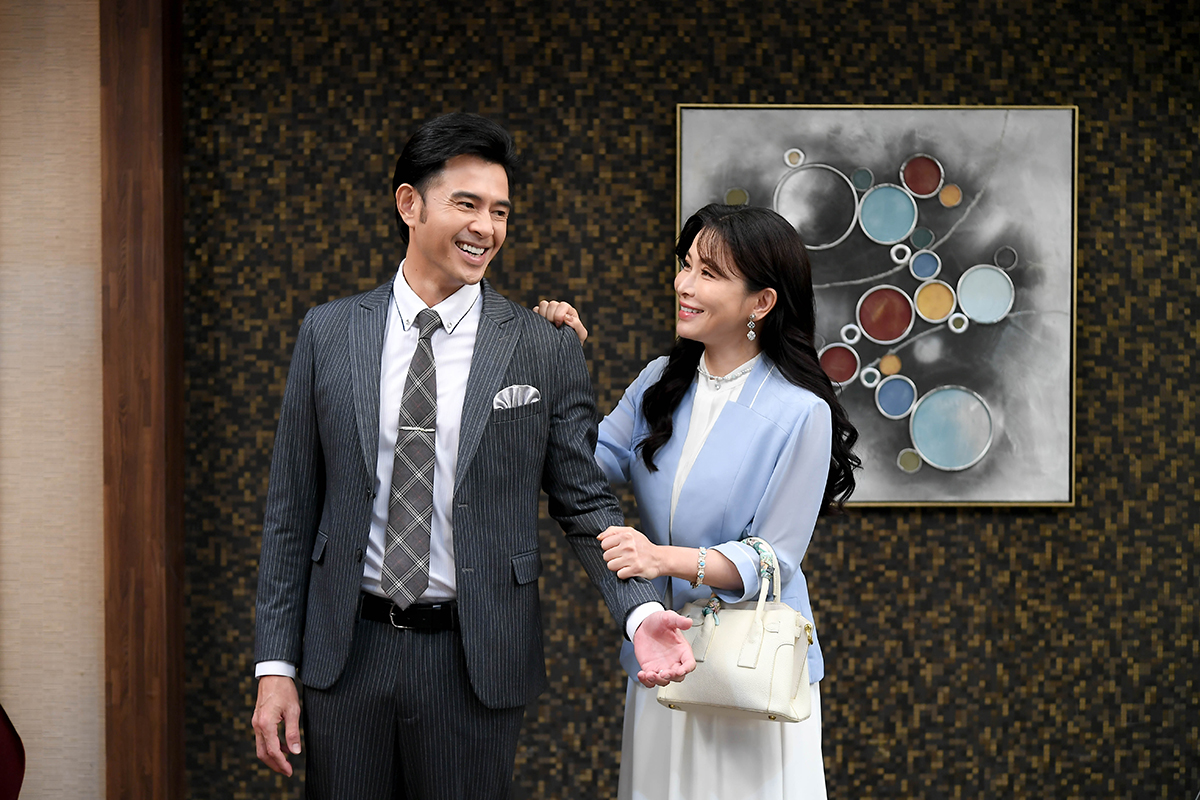 【車勢星聞】《百味人生》黃玉榮、德馨「白目夫妻」台式英語笑翻全場。(圖:三立提供)