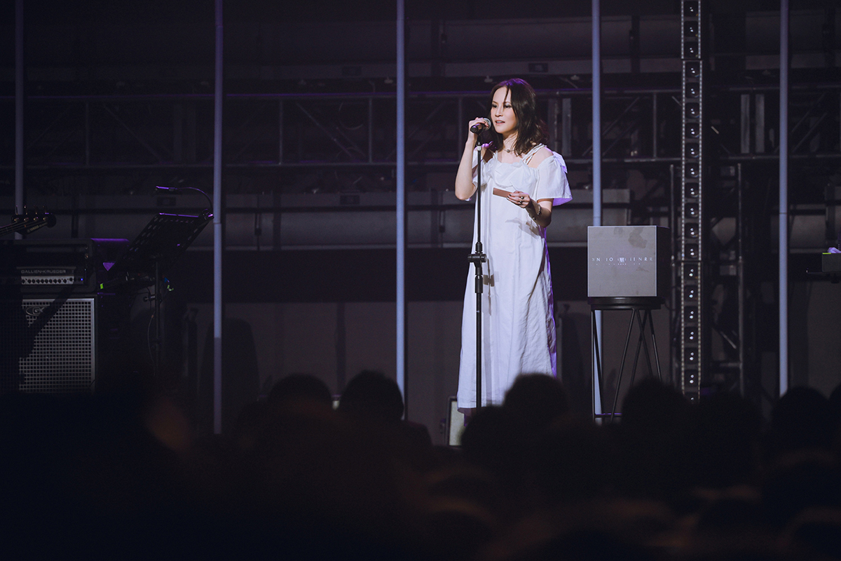 【車勢星聞】楊乃文《NOIR黑》演唱會Live House開跑。（圖：亞神音樂提供） 