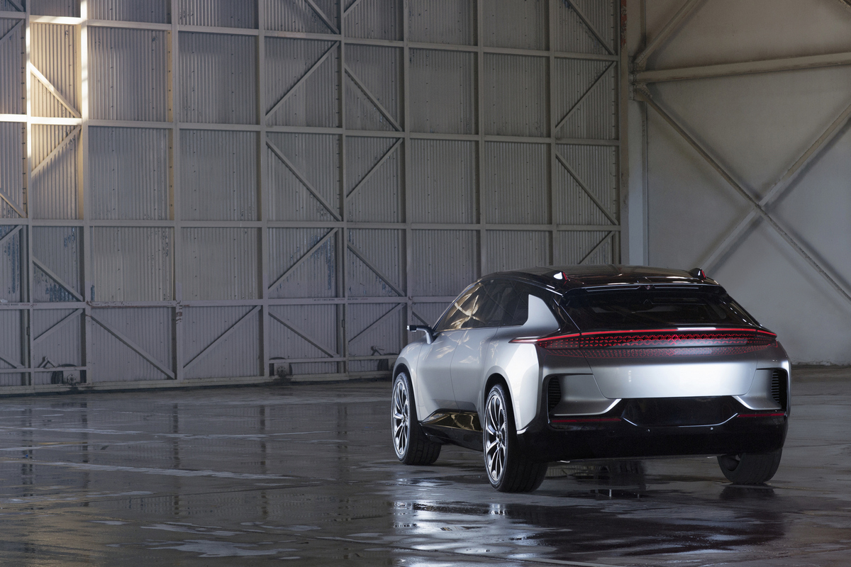 9月底FF 91原型車在Faraday Future洛杉磯總部自燃。