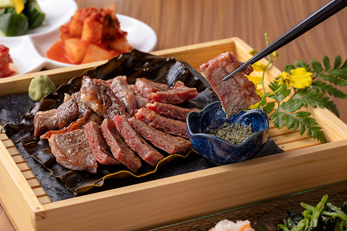 赤虎燒肉跨足新北試營運，日本當紅吃法融入昆布牛排、壽喜燒。（示意圖：品牌提供）