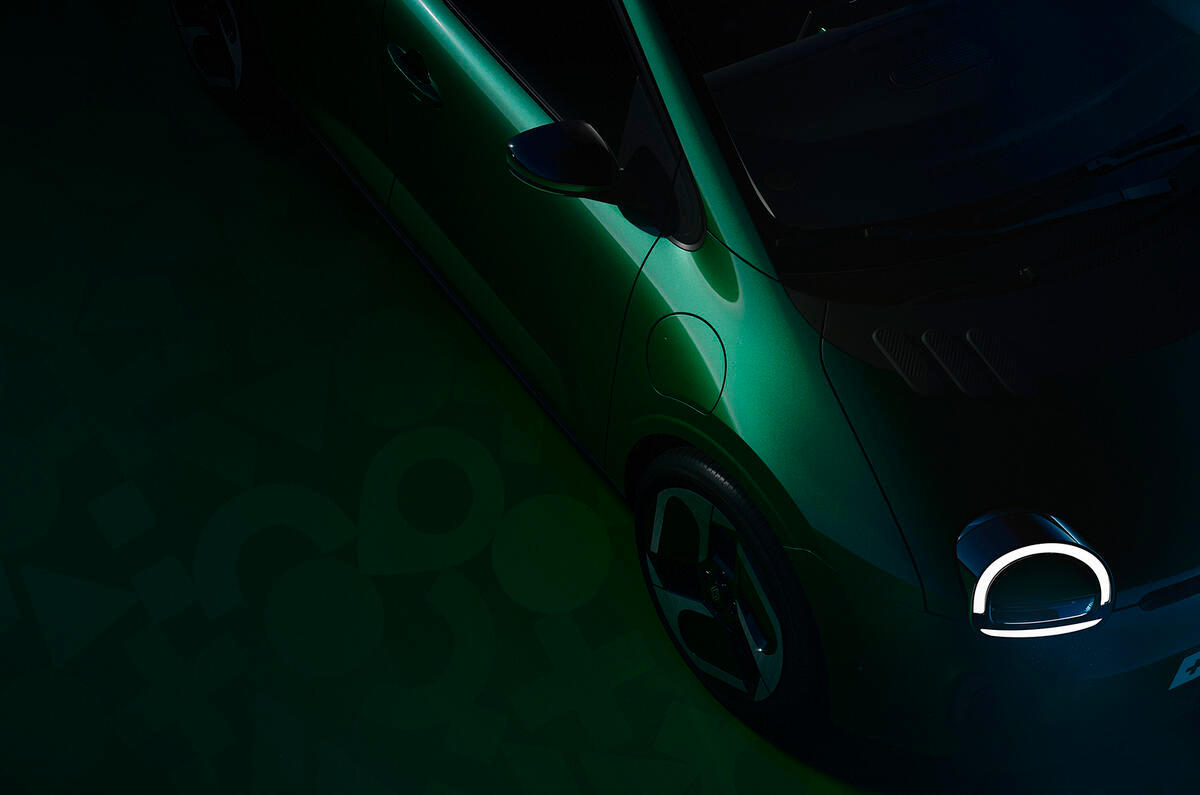 Renault近日釋出Twingo局部車圖，看來實車和當初概念車相似。