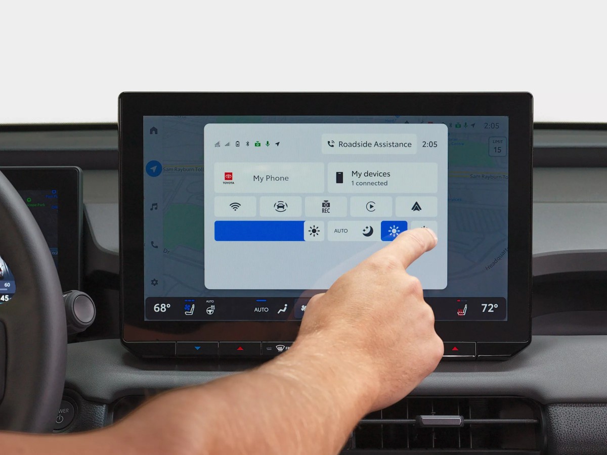 全新RAV4所搭載的資訊娛樂系統採用AT&T的5G網路，提供更快速、穩定的數據傳輸能力。