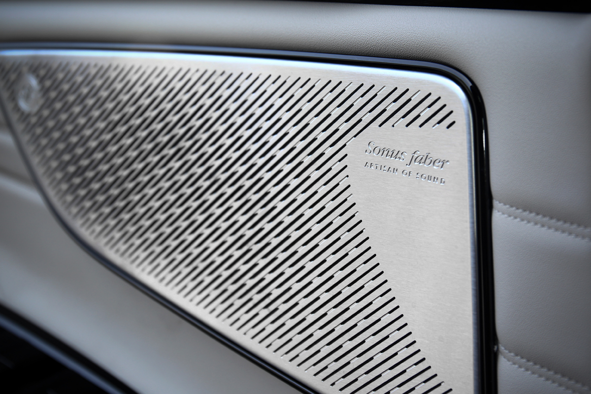 Sonus faber High Premium系統與21支揚聲器須加價選配。