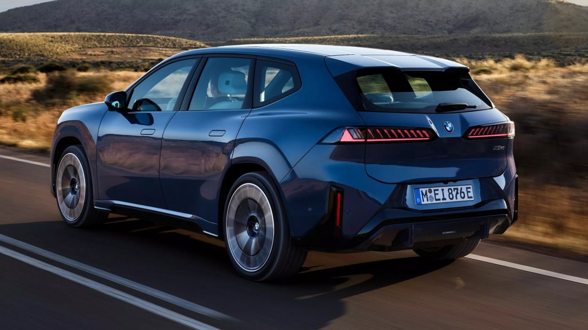 除了iX3,BMW也即將推出Neue Klasse架構下的第二款純電車型:新世代i3。