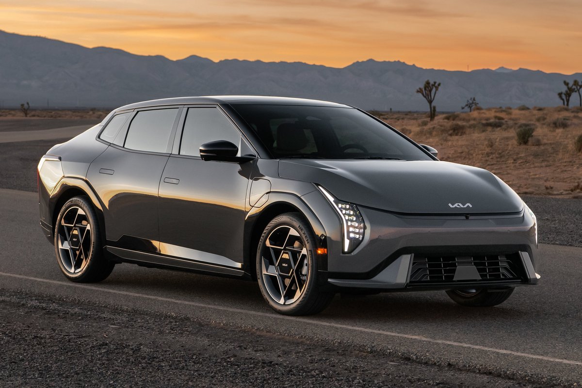 Kia芬蘭針對EV4車主提供汽油味香氛片。