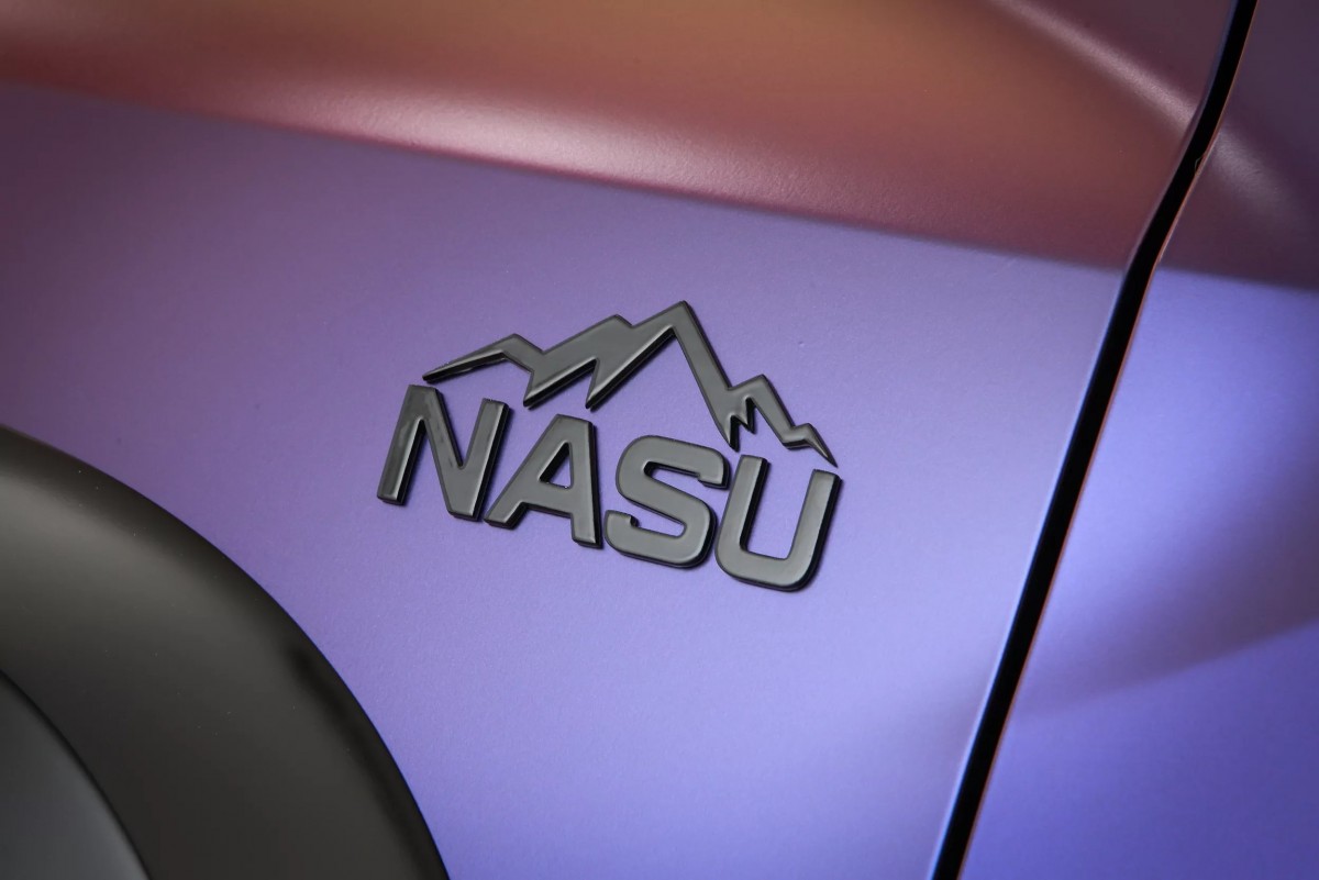 「Nasu Edition」靈感來自日本著名的觀光地:那須山。這座位於日本關東地區的山,以溫泉與登山活動聞名,象徵著自然與挑戰的精神。