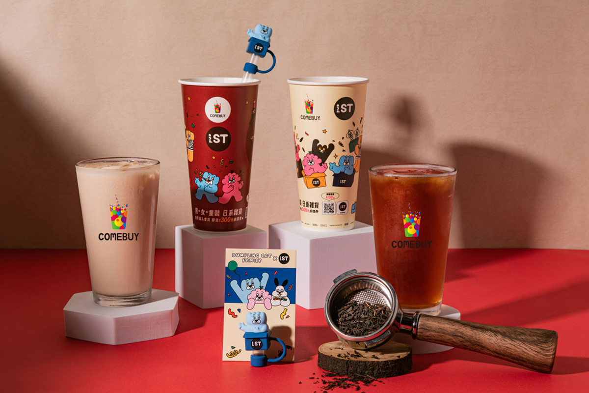 COMEBUY現萃限量小葉紅茶攜手and ST TAIWAN獨家贈送限定款餃貓吸管套。（圖：品牌提供） 