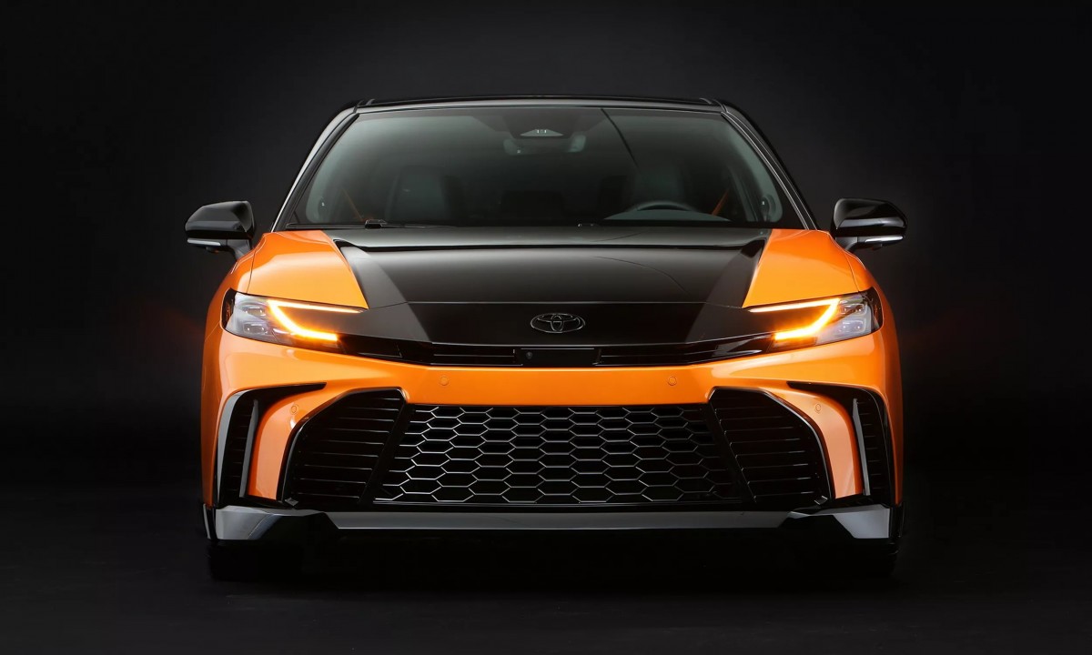 GT-S Concept的最大亮點是全面升級的外觀空力套件與雙色塗裝,車頭加入更銳利的前擾流。