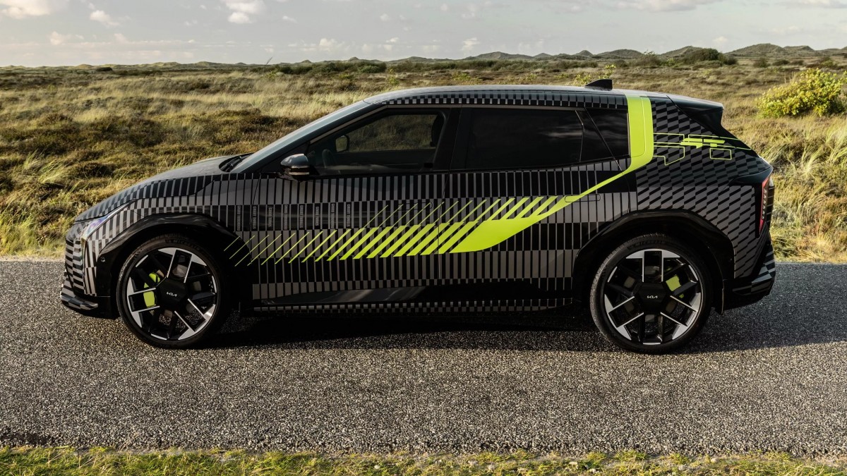 EV4 GT的設計與標準GT-Line車型相似,但添加了更多運動化元素。