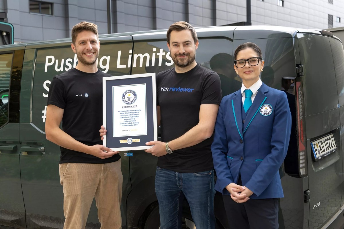 此次駕駛者為英國商用車記者George Barrow以及Hyundai歐洲技術中心資深工程師Christian Nigemeier。