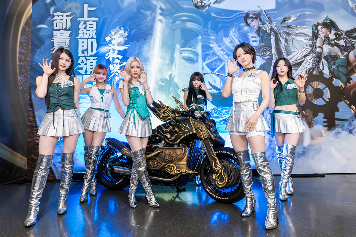 【車勢星聞】GENBLUE幻藍小熊首跳「宅宅舞」。(圖:《逆水寒》遊戲團隊提提供)