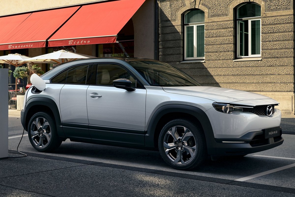 Mazda先前推出的MX-30和Mazda 6e等電動車,都是基於燃油平台和中國長安合資開發打造的車款。