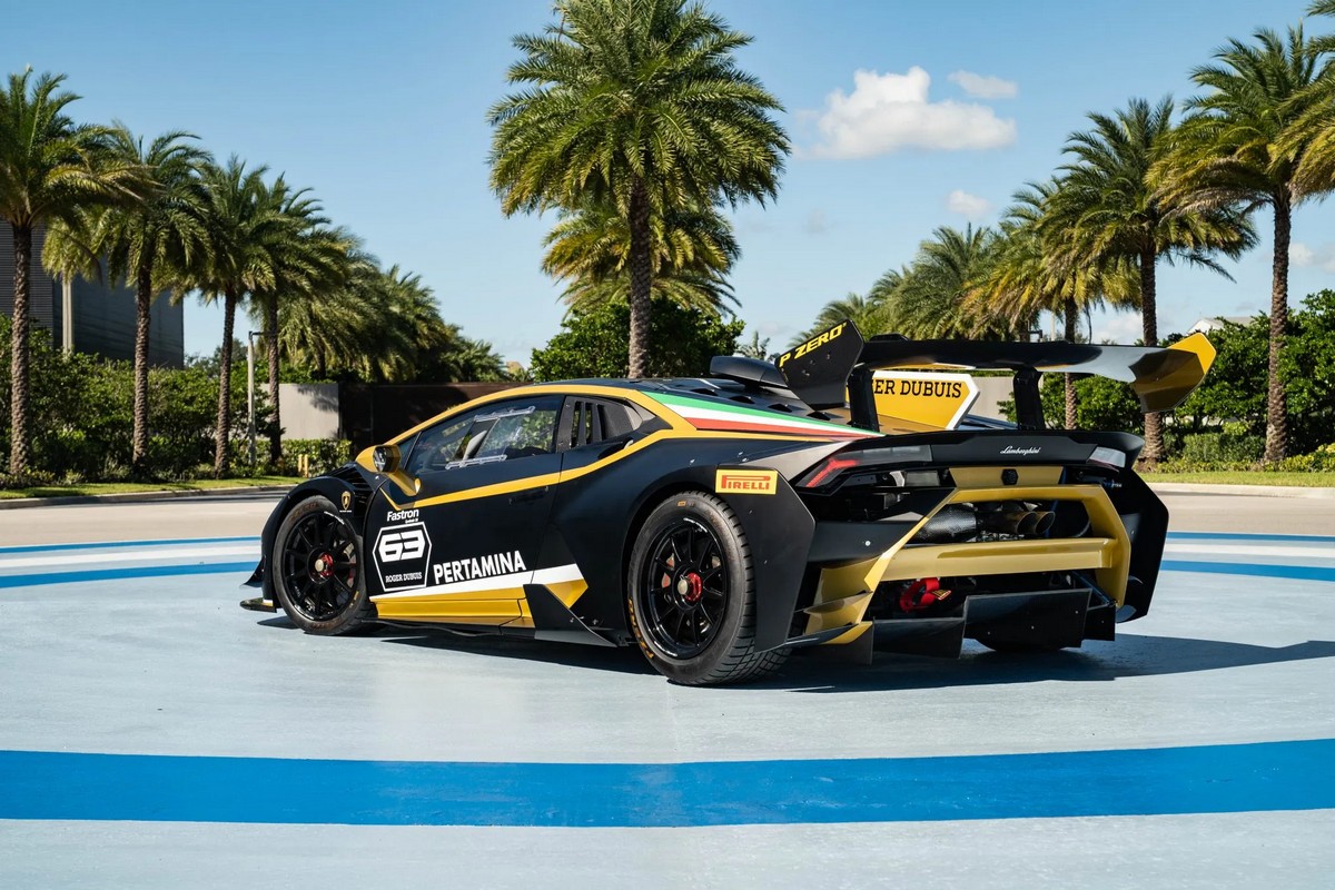 Lamborghini和Roger Dubuis於2019年合作推出Huracán Super Trofeo EVO Collector 2019。