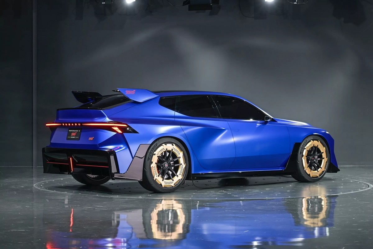 車身採用流線而充滿侵略性的設計語彙，整體具有未來感，並且充滿性能特色。