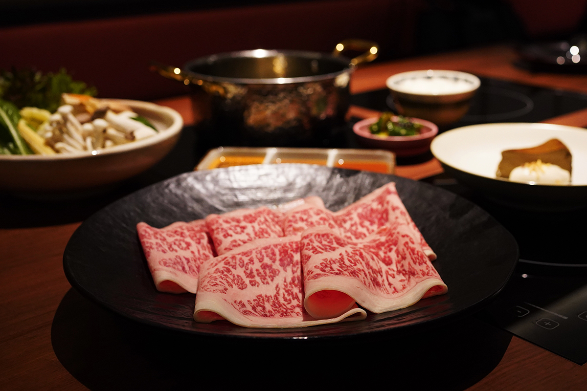 有菜單／免登記！一個人也能享用日本和牛火鍋、壽喜燒，平日商業午餐更划算。（示意圖：品牌提供）