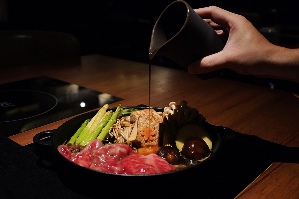 有菜單／免登記！一個人也能享用日本和牛火鍋、壽喜燒，平日商業午餐更划算。（示意圖：品牌提供）