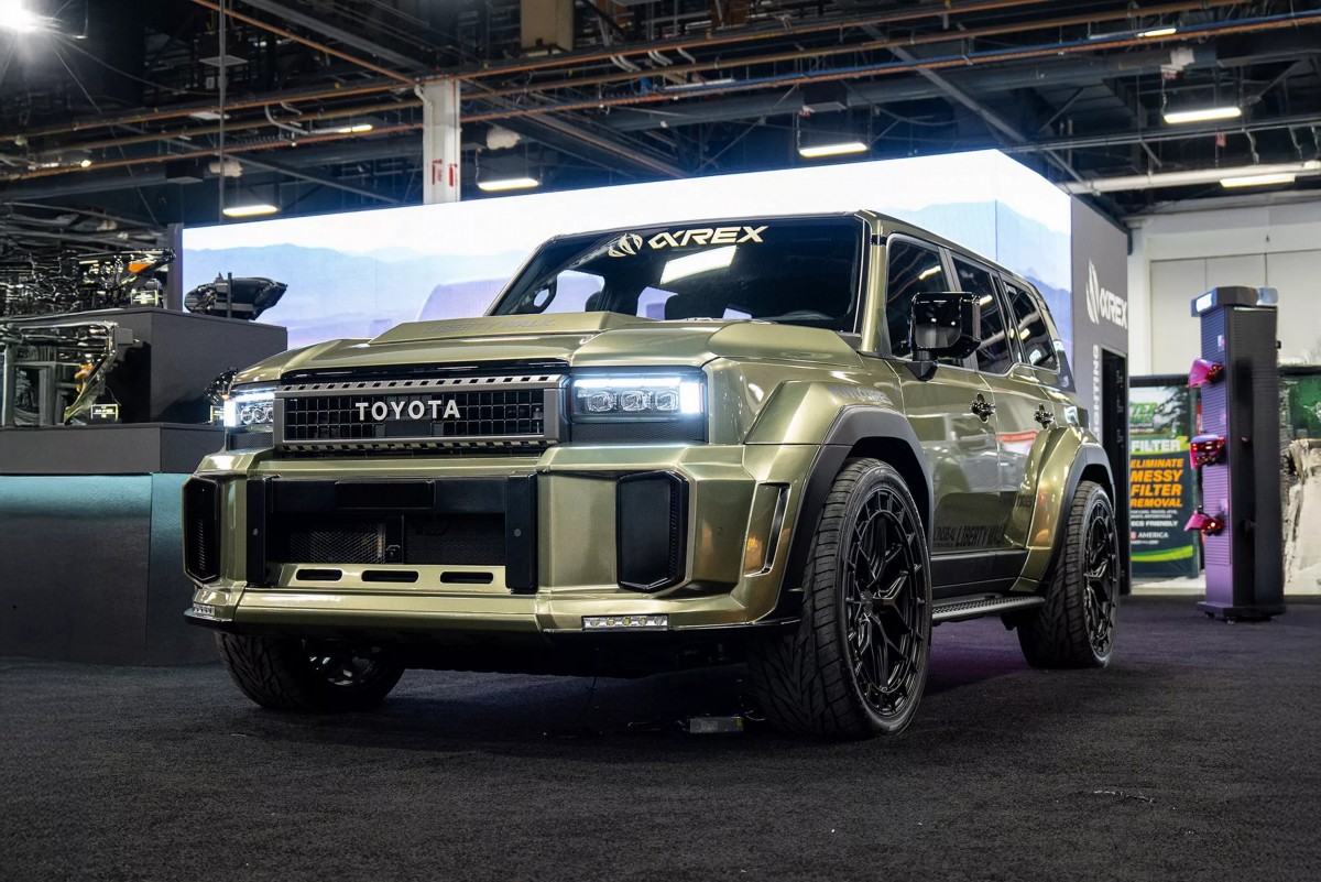 搭載Alpharex Nova系列的LED頭燈與尾燈，進一步提升整車質感與豪華氛圍。