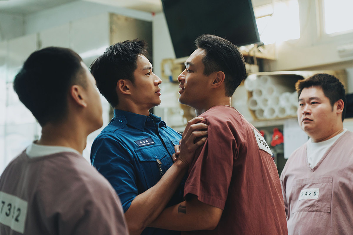 【車勢星聞】楊祐寧(右)霸道老大「寵」菜鳥陳澤耀(左)。（愛奇藝國際版、壹壹影業提供）