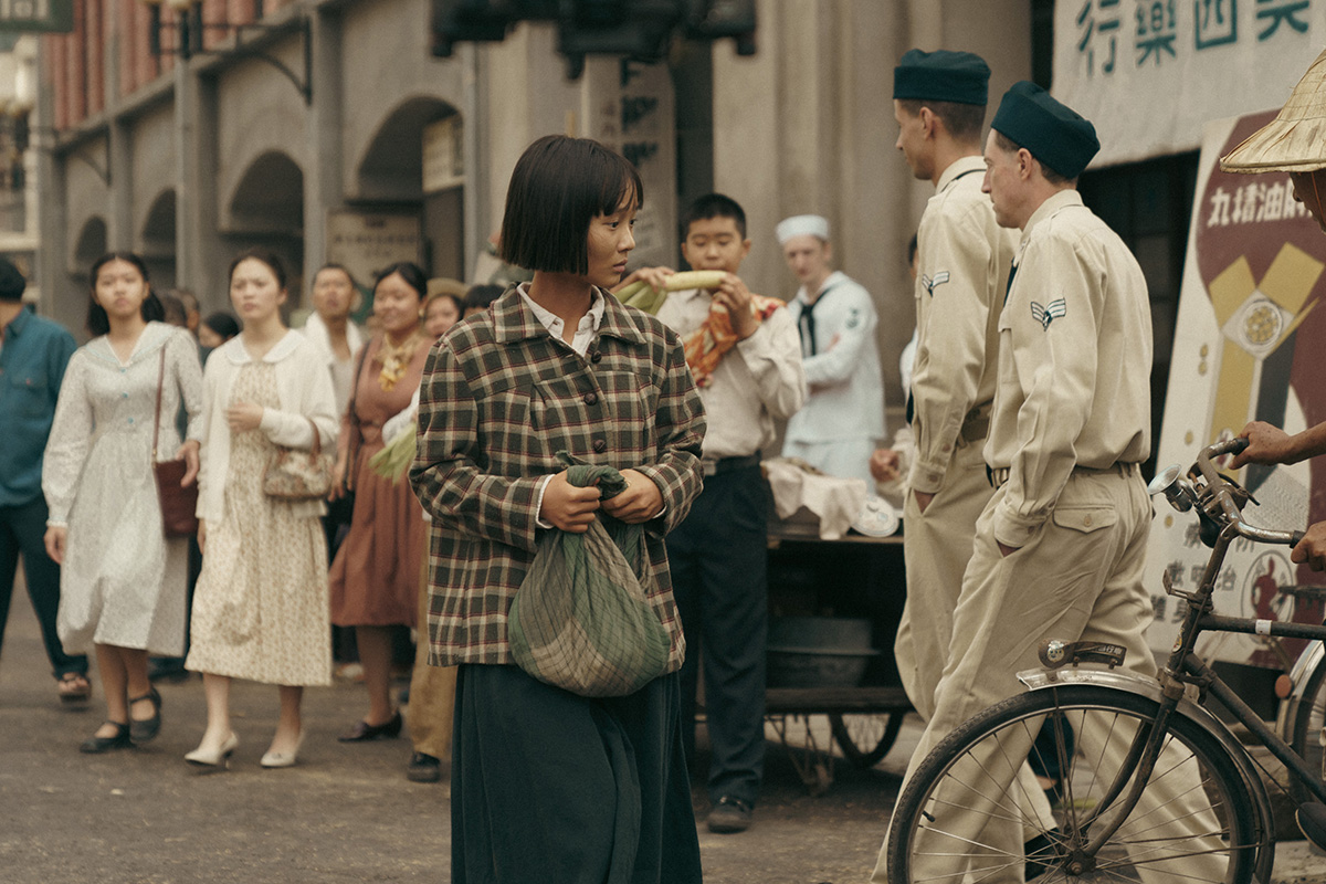 【車勢星聞】劇組搭建早期的台北平民建築區、金山街道，當時的市場、福馬林池等重要場景，取景地遍及台南、嘉義。（圖 方郁婷）／華文創 提供
