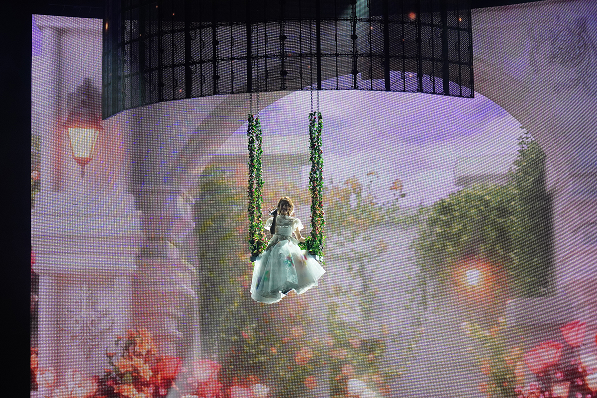 【車勢星聞】影音／曾沛慈《關於愛這件事》宛如仙女從天而降北流開唱。（圖：車勢星聞）