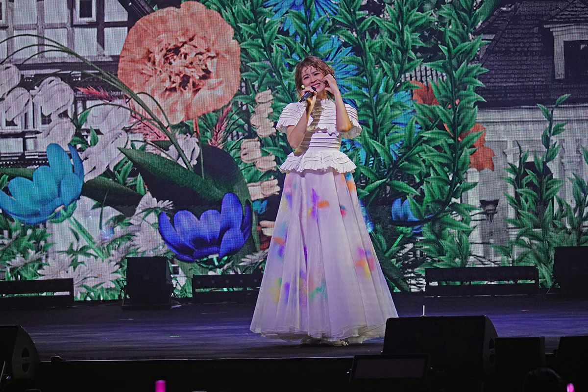 【車勢星聞】影音／曾沛慈《關於愛這件事》宛如仙女從天而降北流開唱。（圖：車勢星聞）