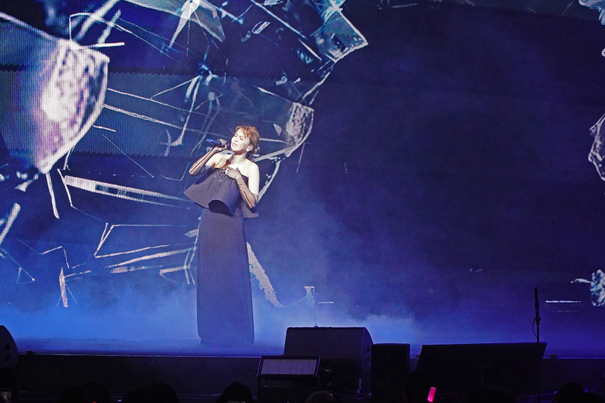 【車勢星聞】影音／曾沛慈《關於愛這件事》宛如仙女從天而降北流開唱。（圖：車勢星聞）