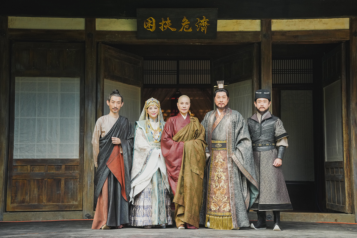 【車勢星聞】唐美雲新戲《鳩摩羅什‧千年一譯》正式開鏡。（圖：武童文化事業有限公司提供）