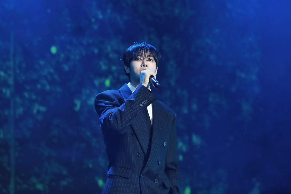 【車勢星聞】影音／韓星秋泳愚來台會粉絲，帥穿高中制服登場！。（圖：D-SHOW提供） 