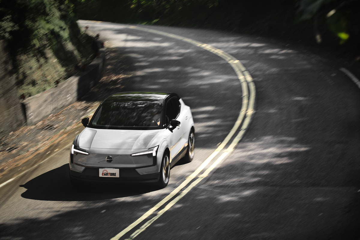 EX30 Plus 272hp/35kgm動力反而有著兼顧加速和易掌控。