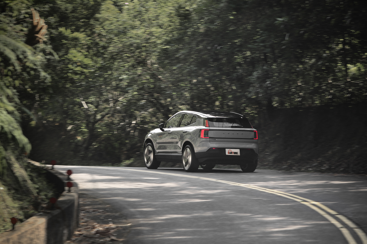 69kWh電池、1,777公斤車重讓EX30 Plus續航擁有595公里更好的表現。