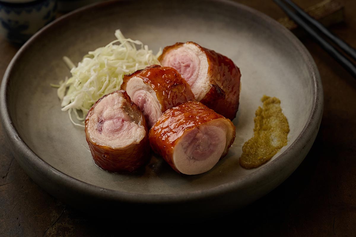 inari Izakaya現代居酒屋「福岡之夜・雞肉酒場 by Shun」重現道地九州風情。（示意圖：品牌提供）