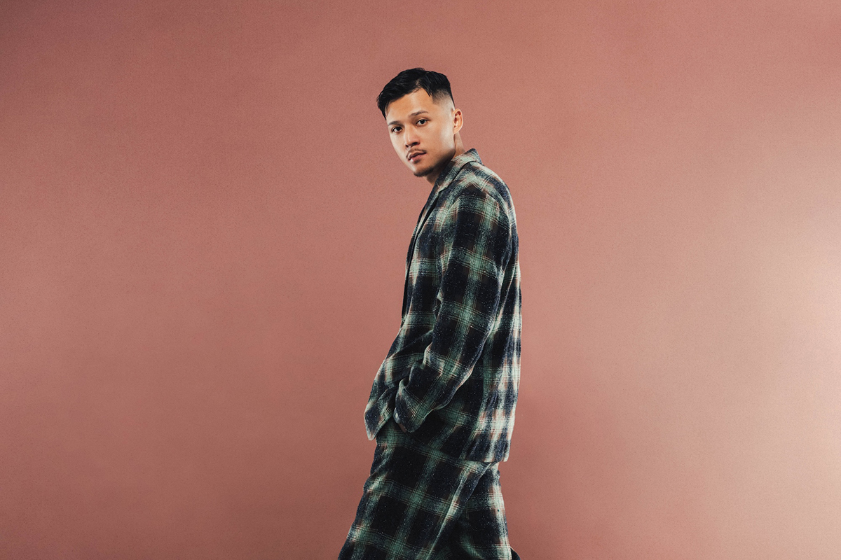 【車勢星聞】FRαNKIE阿法推出全新《Can I be Frank?》，與團隊攜手打造「專輯法會」。（圖：FRαNKIE阿法提供） 