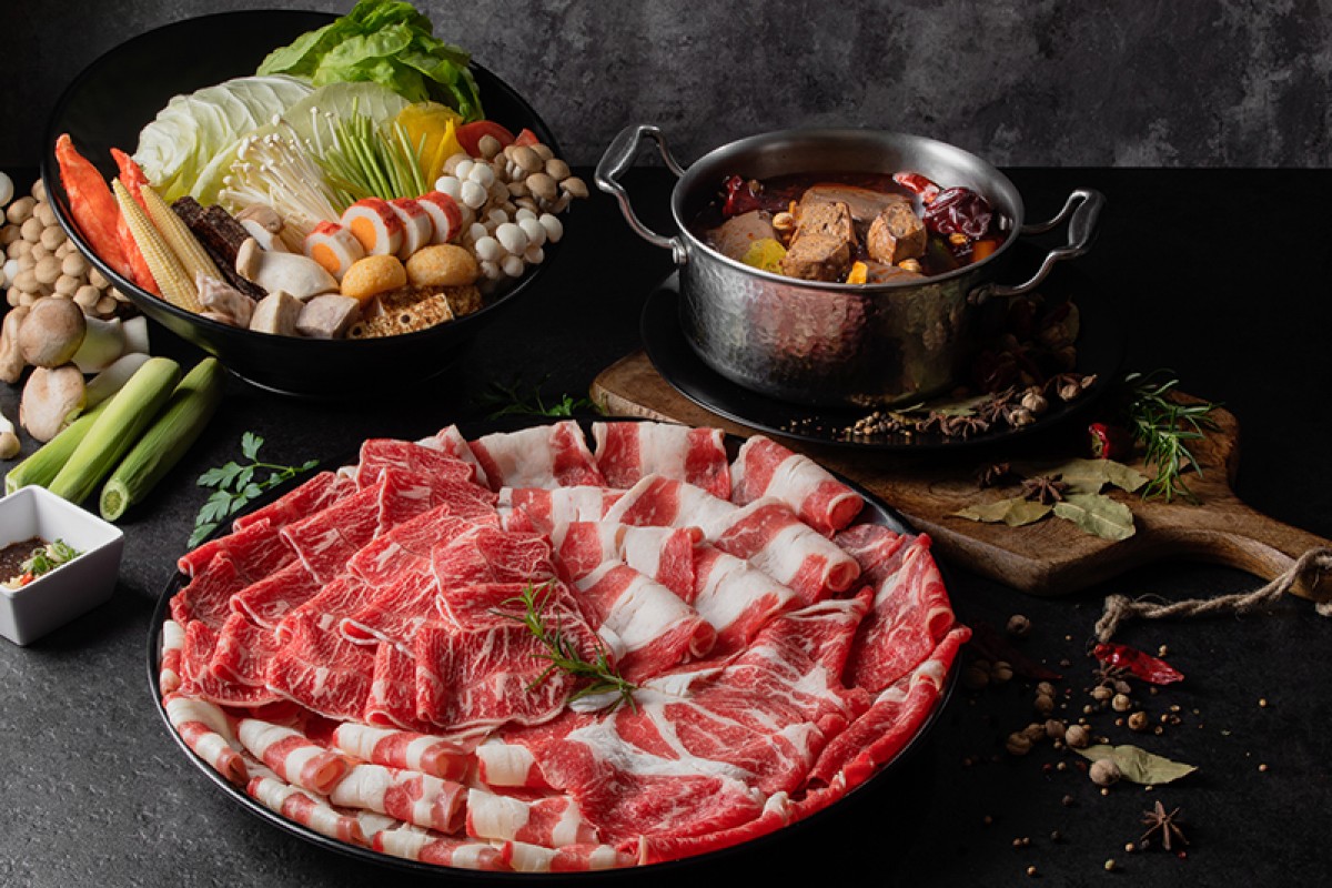 肉多多聚餐百顆蛤蜊免費吃，再加碼路易莎咖啡免費外帶。（示意圖：品牌提供）