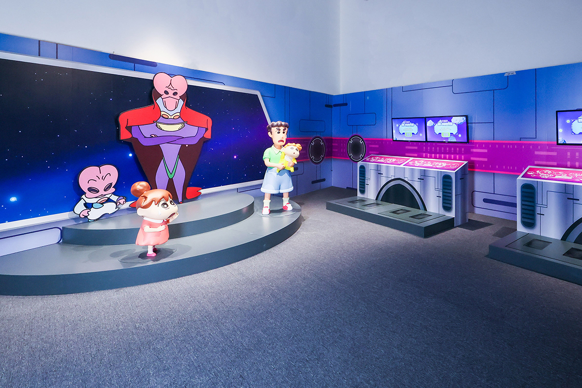 【車勢星聞】《蠟筆小新》全新沉浸式互動展首度登陸台北，特典套票加碼限定立牌。（示意圖：品牌提供）