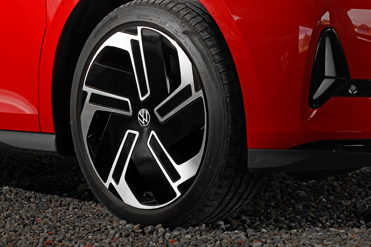 ID.Buzz GTX配備21吋GTX專屬Townsville輪圈。