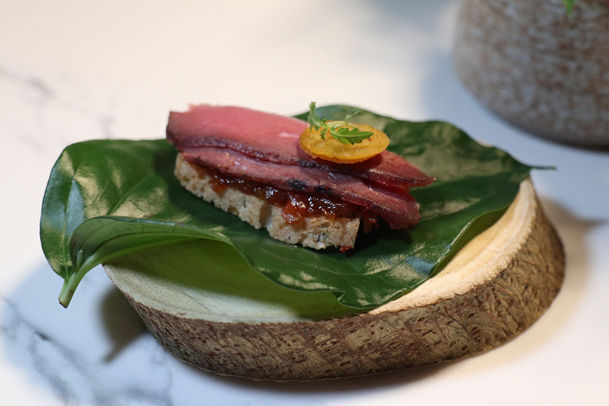 夏花餐室雙廚四手餐會-「櫻桃鴨胸火腿/芭樂鹹酸甜/佛卡夏」。（示意圖）