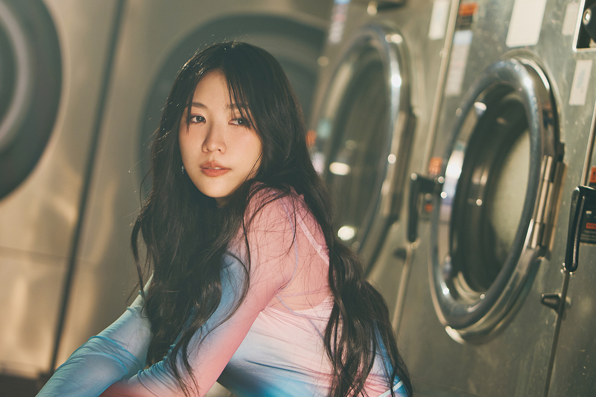 【車勢星聞】黃玠瑋〈i人情歌〉以第一人稱寫出i人內心世界。（圖：環球音樂提供） 