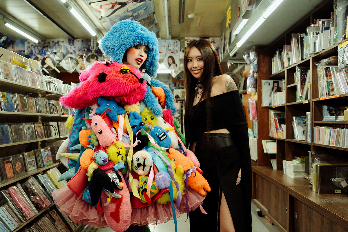 【車勢星聞】李芷婷《燒成灰燼》以「浴火重生」為主題，預告即將推出新專輯。（圖：華納音樂提供） 