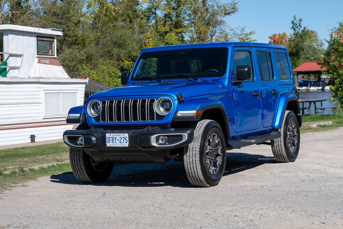 寶嘉聯合「台中旗艦品牌中心」開幕活動Jeep也現身於品牌中心，雖未展示但據了解就是Wrangler Sahara，而Jeep也預計將於12/10發表。