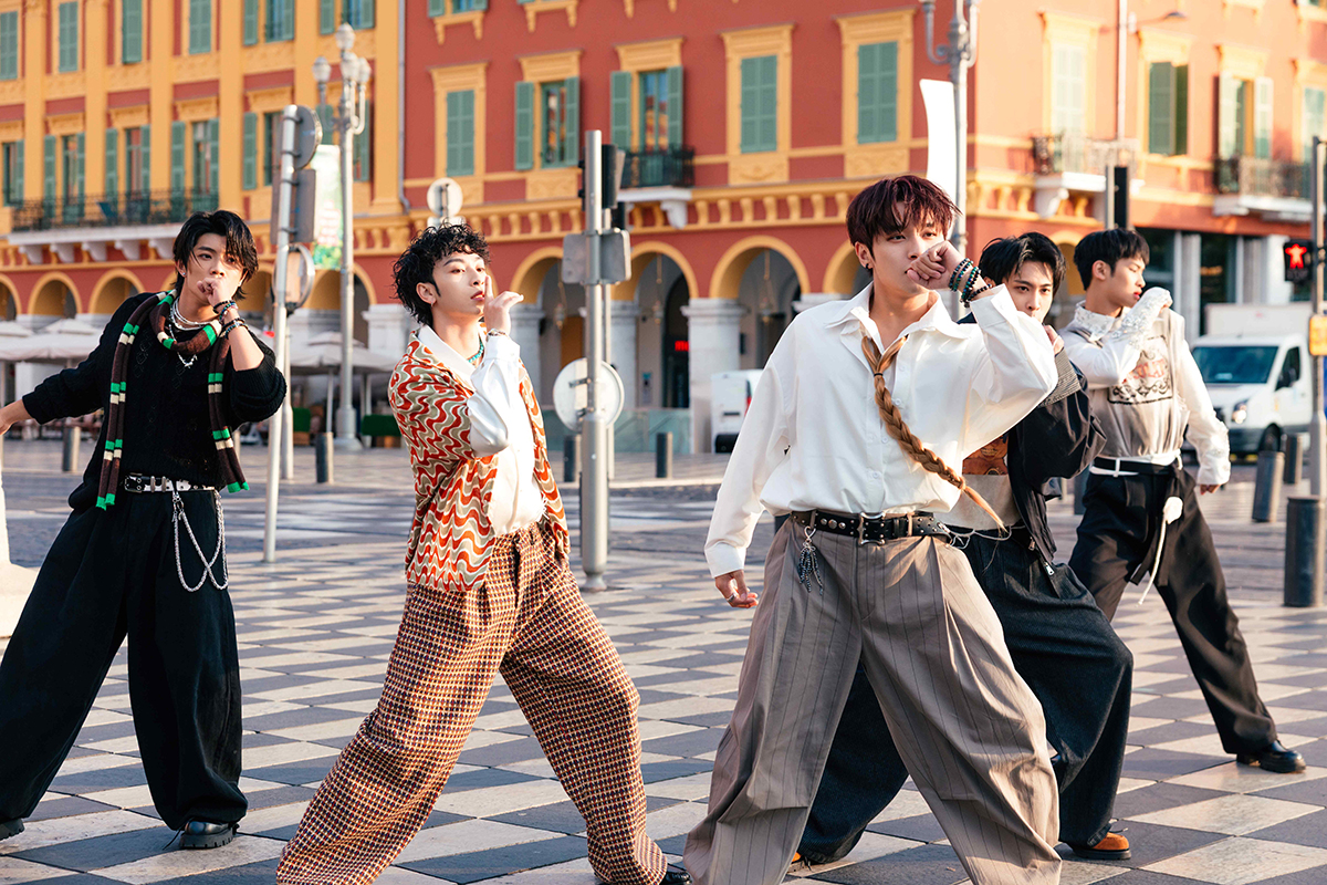 【車勢星聞】人氣男團FEniX全新大碟《參》11月25日全面預購12月19日正式發行（左起峻廷、家齊、承隆、MAX、浦洋）。 （華納音樂提供）