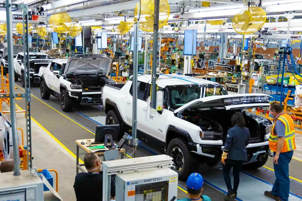 最新報告指出，由於電動車的銷售放緩，現在電池產能已經過剩，恐將遇到電動車電池泡沫潮。