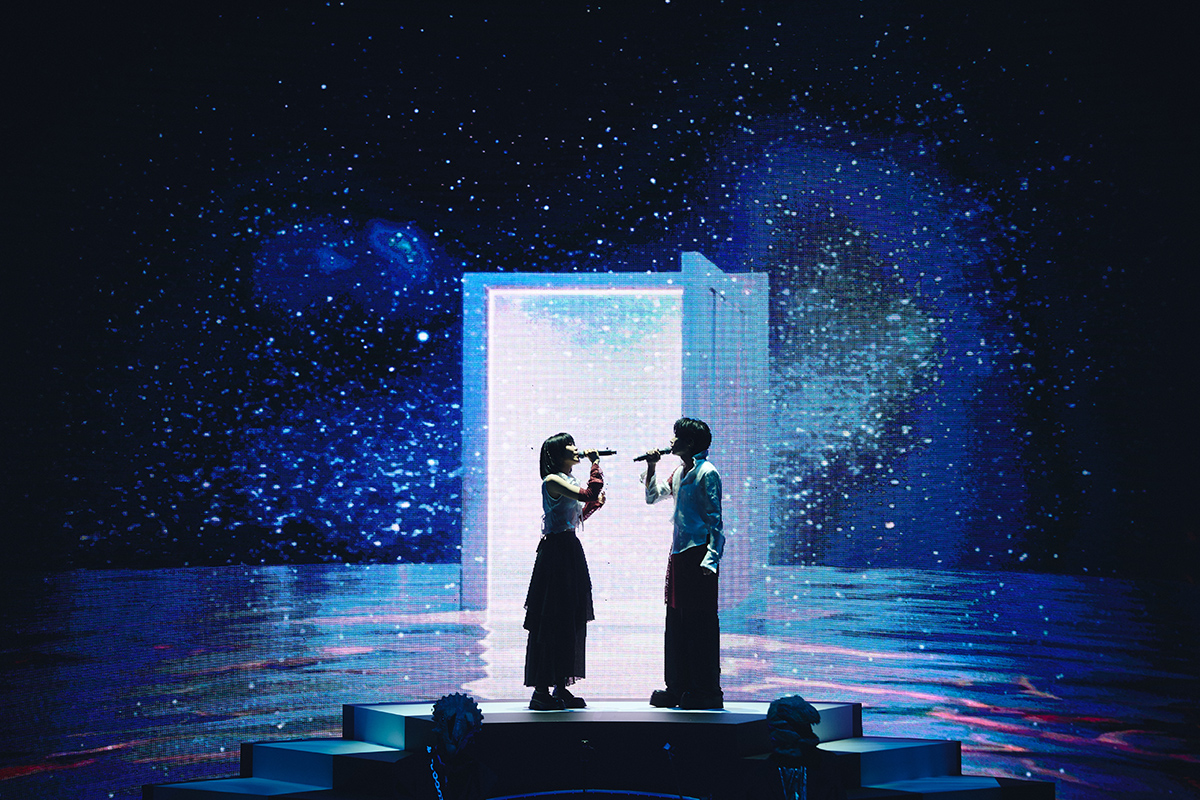 【車勢星聞】Crispy脆樂團深情對唱。(圖片提供：好多音樂)