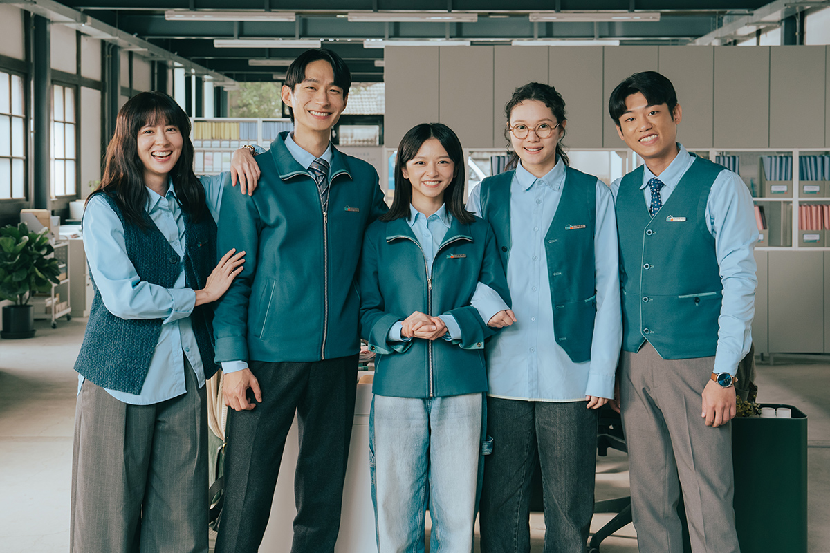 【車勢星聞】公視台語台職人輕喜劇《人生只租不賣》由林予晞(左起)、黃河、 陳姸霏、王真琳、謝章穎組成「租管五人幫」。(公視台語台提供)