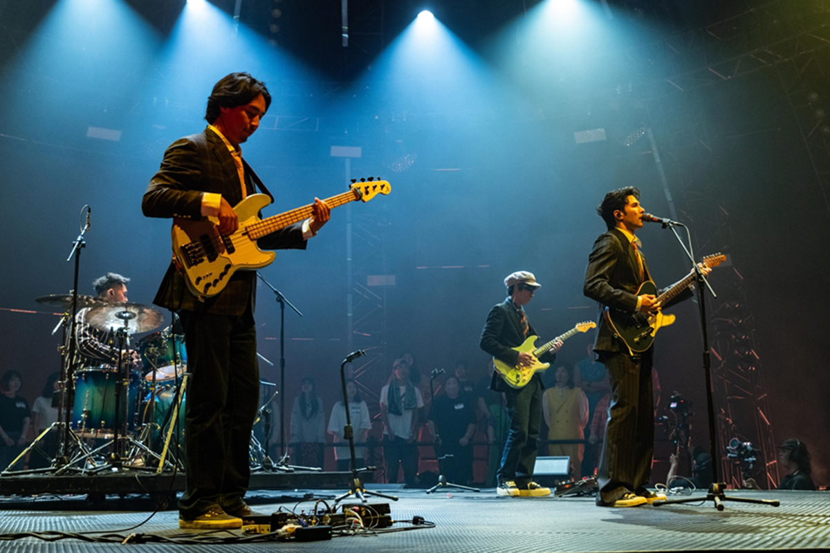 【車勢星聞】鳳小岳領軍「壓克力柿子」登《樂團祭》，把壓力唱成歌。（圖：台灣大哥大MyVideo提供） 