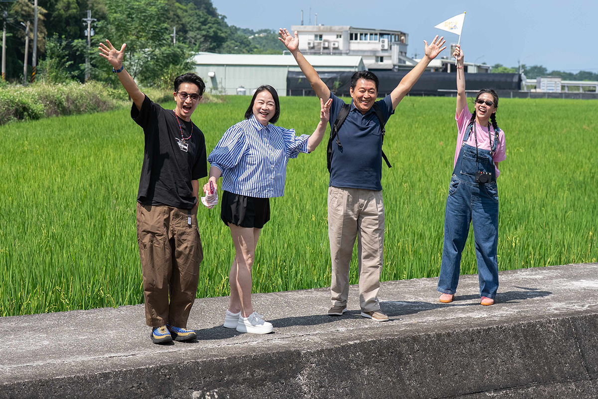 【車勢星聞】新一趟花甲少年趣旅行，由花甲藝人陸小芬、庹宗華，攜手少年藝人Darren邱凱偉、方志友，一同暢遊台中！（資料來源：東森綜合台提供）