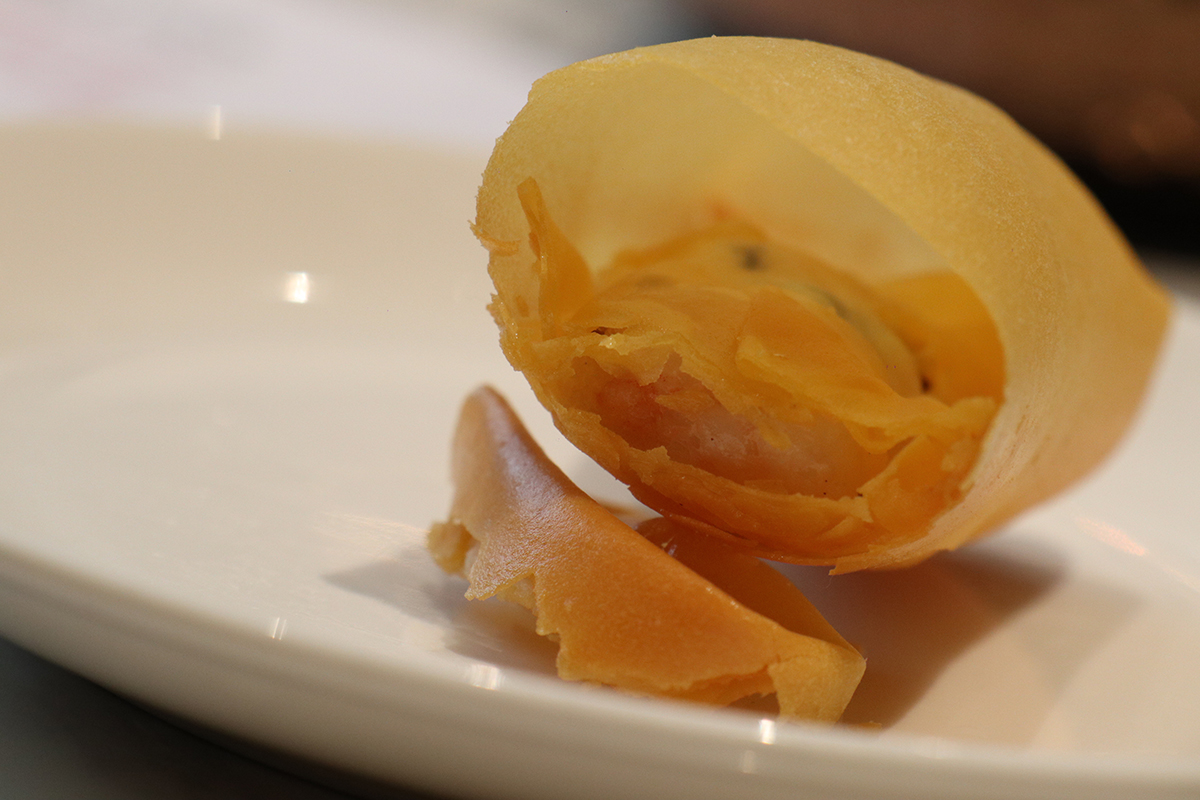 樂天皇朝推出新菜單「鮮蝦空氣春捲」。（示意圖）